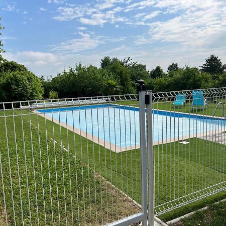 Gite De L'Ebaupin Louchy-Montfand ภายนอก รูปภาพ