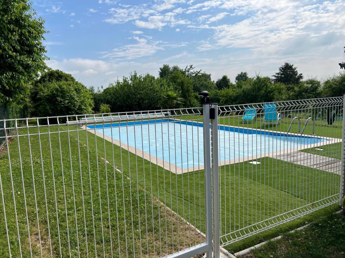 Gite De L'Ebaupin Louchy-Montfand ภายนอก รูปภาพ